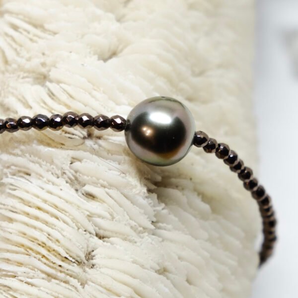 Bracelet perle de Tahiti ronde ø 9-10 mm et hématites