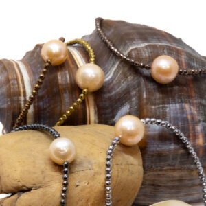 Bracelet perle d'eau douce pêche ø 9-10 mm et hématites