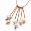 Collier perle d'eau douce rondes et cuir de kangourou