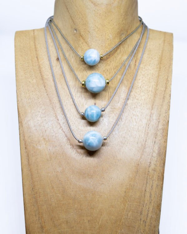 Ras le cou bille de Larimar et mokuba