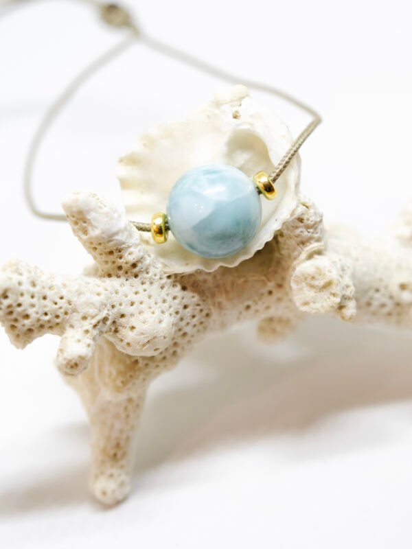 Ras le cou bille de Larimar et mokuba