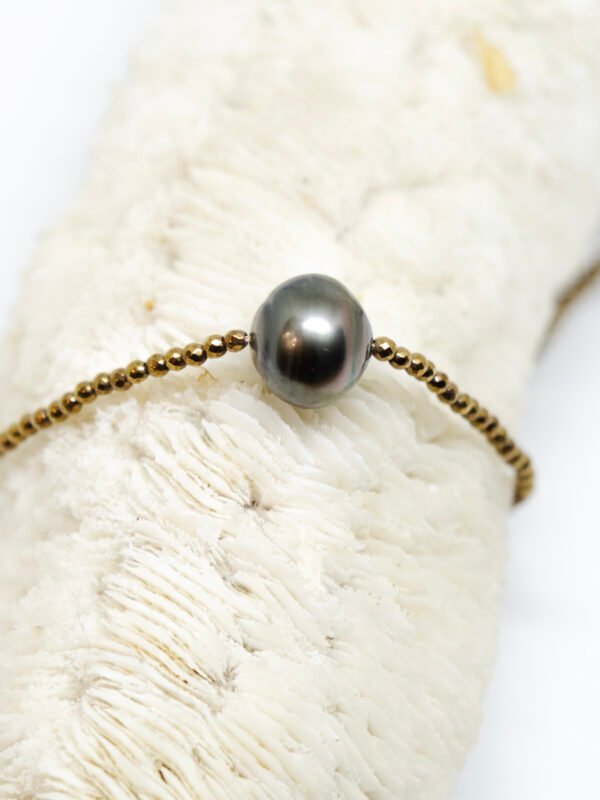 Collier ras le cou réglable, perle de Tahiti baroque et hématites