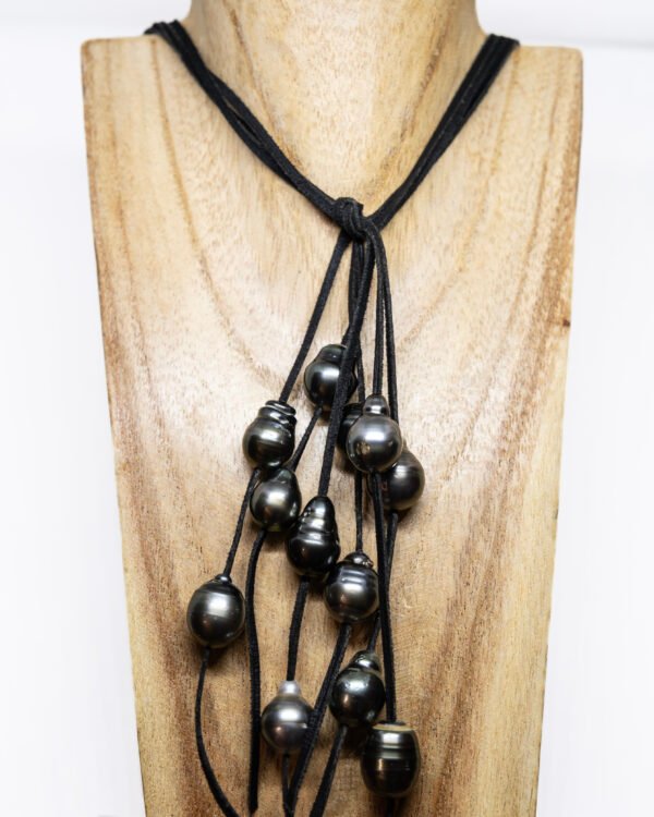 Pompom perles de Tahiti et cuir de kangourou
