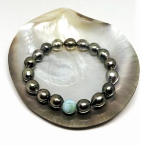 Bracelet perles de Tahiti et larimar