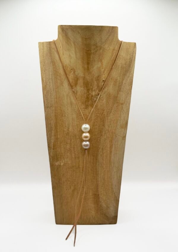 Sautoir cravate trilogie perles d'eau douce