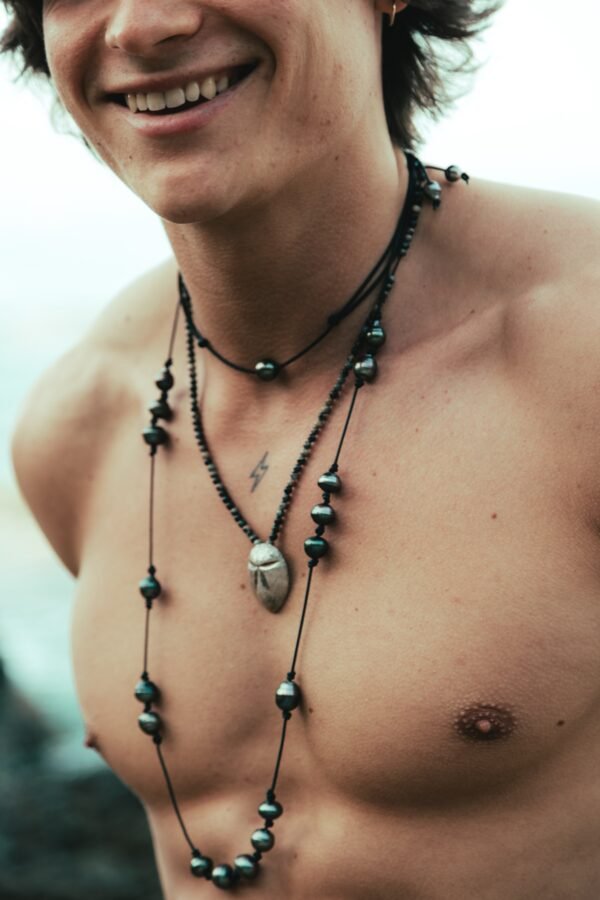 Sautoir perles de Tahiti baroques 8/10/15mm et cuir de Kangourou